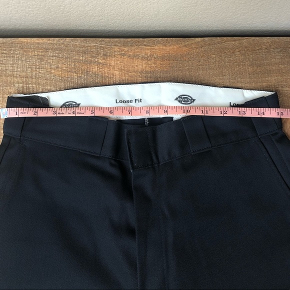 Dickies Loose Fit shorts 34x15 NWOT - Picture 2 of 4